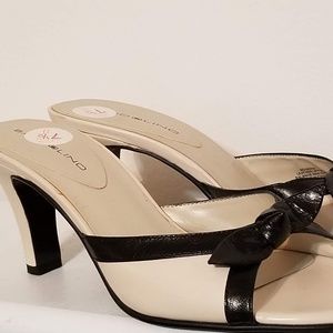 Bandolino Cream and Black Mule Heels w/Bow